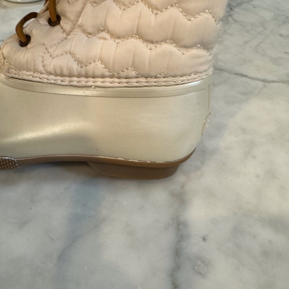 🤍 NEW SPERRY OAT COLOR SALTWATER QUILTED BOOTIES! - Picture 8 of 8